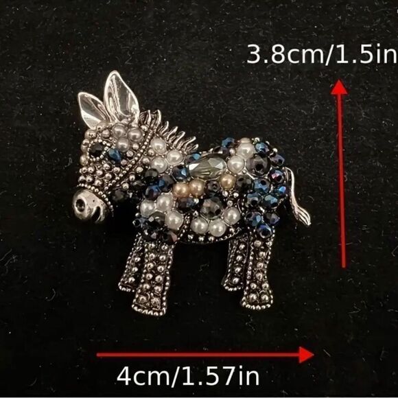 🩶 Betsey Johnson sparkling sweet donkey brooch 🩶 - Picture 5 of 5